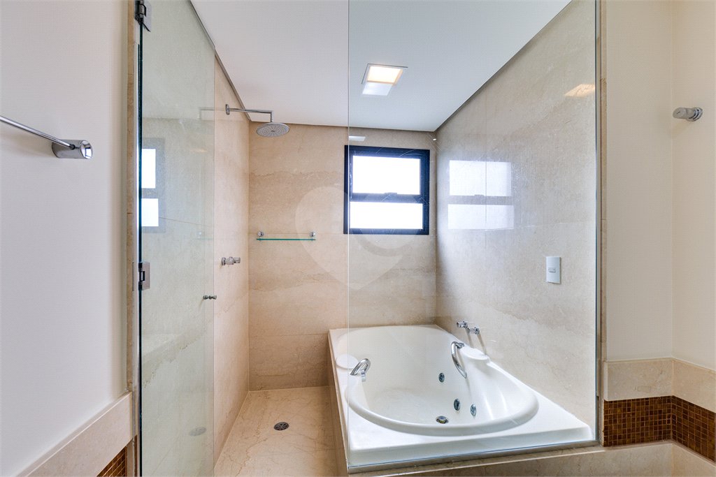 Apartamento para alugar com 4 suítes em Santo Amaro, São Paulo, SP