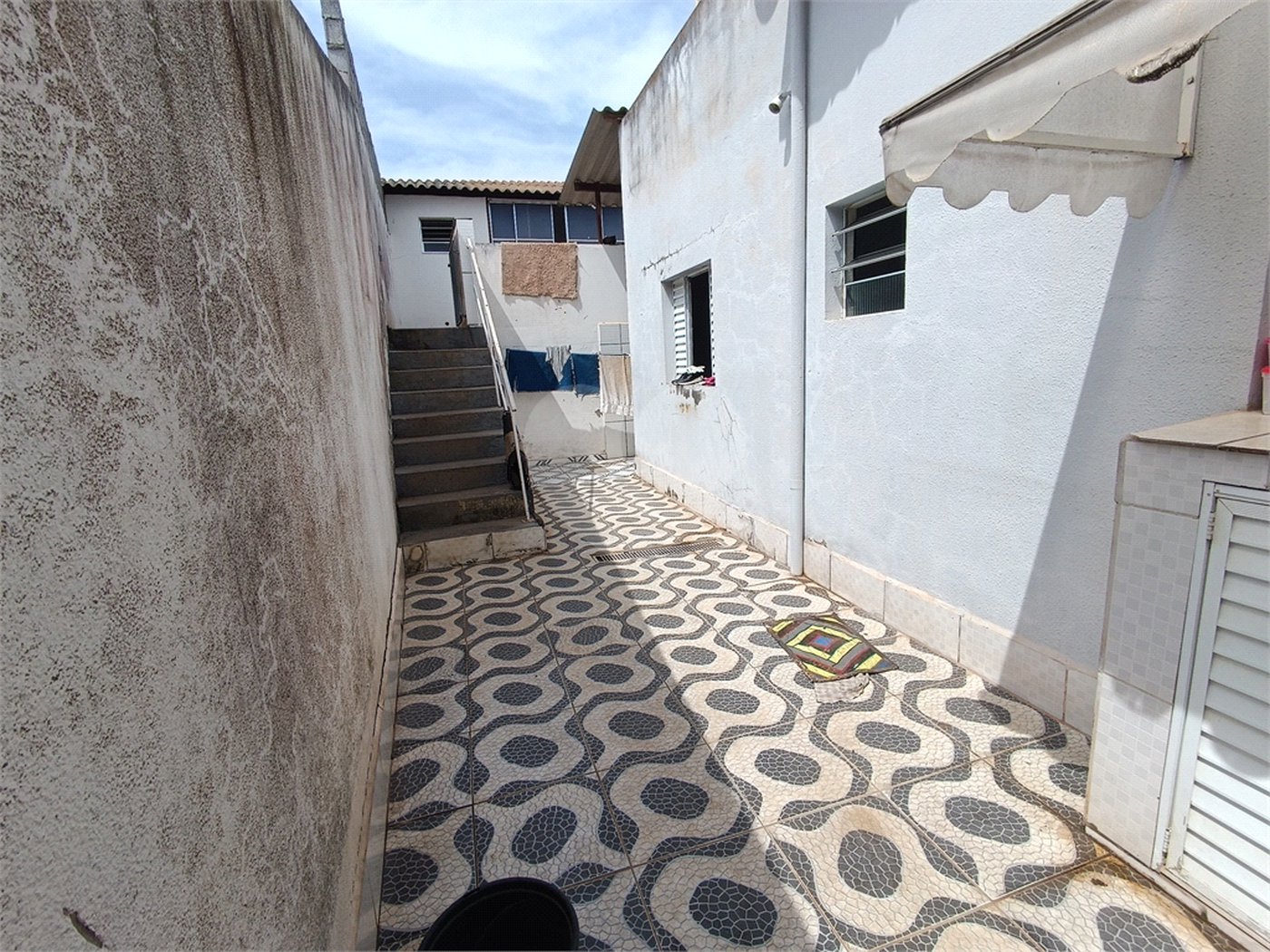 Casa à venda com 2 quartos, sendo 1 suíte, em Reneville, Mairinque, SP
