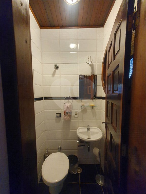 Casa à venda com 4 quartos, sendo 2 suítes,  no condomínio Vinhas da Vista Alegre - Lado Café, Vinhedo - SP