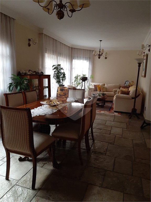 Casa Térrea à venda com 3 quartos, sendo 1 suíte, em Vila Lavínia, Mogi das Cruzes, SP