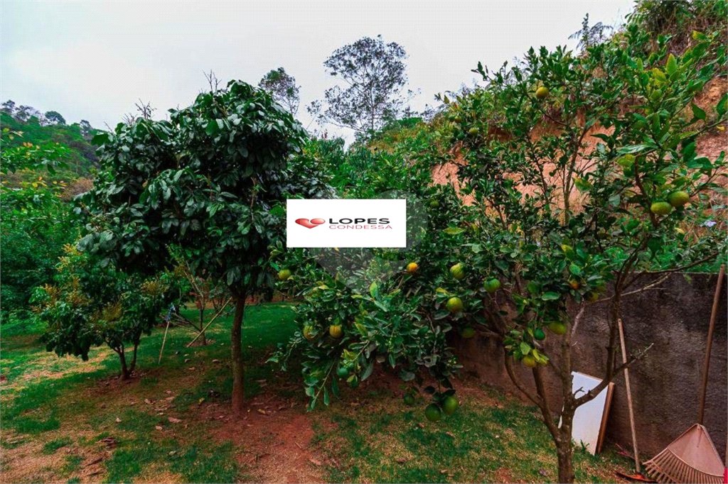 Casa à venda com 5 quartos, sendo 1 suíte, no condomínio Canada Village, Mairiporã - SP