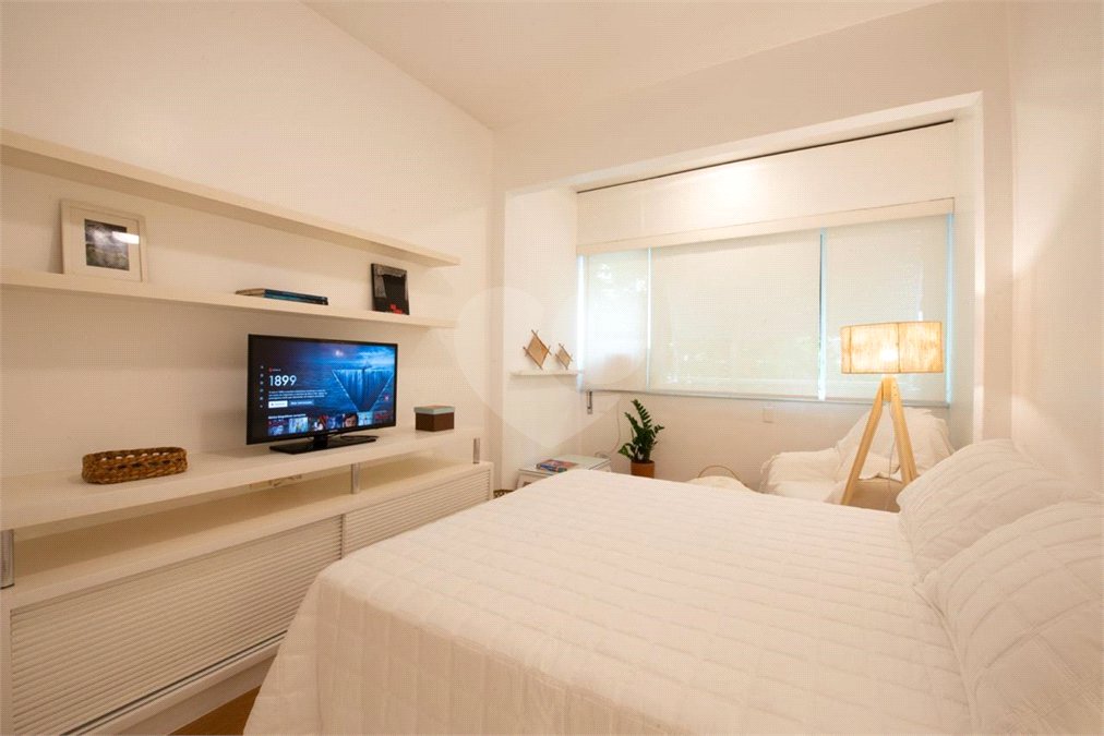 Apartamento à venda com 3 quartos, sendo 1 suíte, em Leme, Rio de Janeiro, RJ