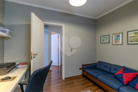 Casa à venda com 3 quartos, sendo 1 suíte, em Alto da Boa Vista, São Paulo, SP