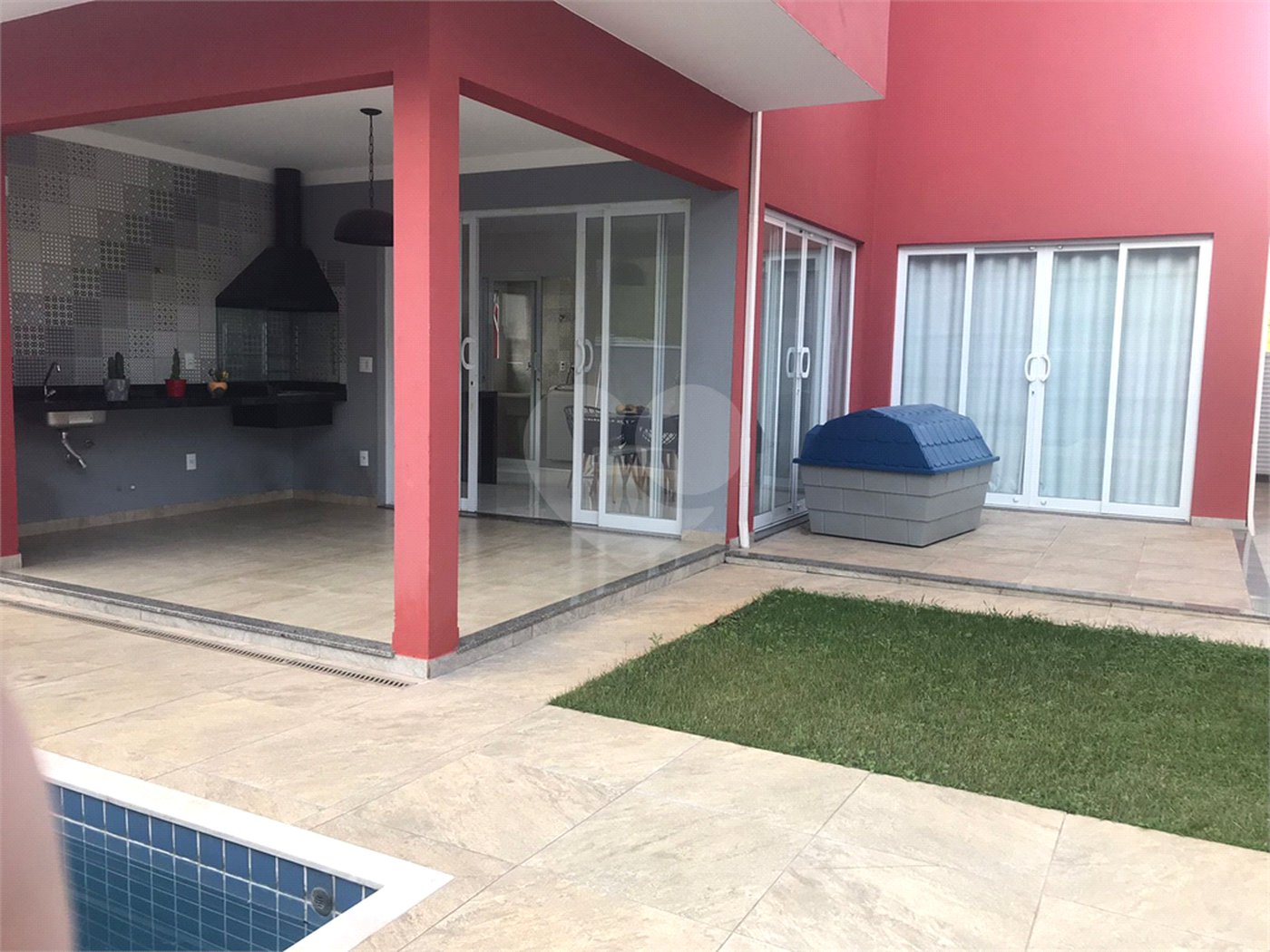 Casa à venda com 3 quartos, sendo 2 suítes,  no condomínio Morada do Bosque, Vinhedo - SP