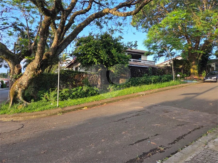 Casa à Venda com 5 quartos em Atibaia/SP