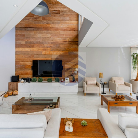 Duplex à venda com 3 quartos, sendo 3 suítes, em Vila Suzana 287m²