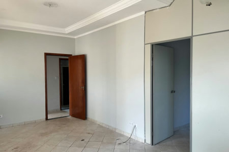 Casa para alugar com 4 quartos, sendo 2 suítes, no Centro, Três Lagoas, MS