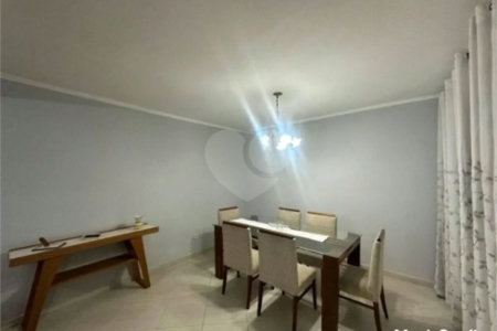 Casa com 200m² , 5 dormitórios , sendo 1 suíte , 3 vagas de garagem , à venda em Guarulhos.