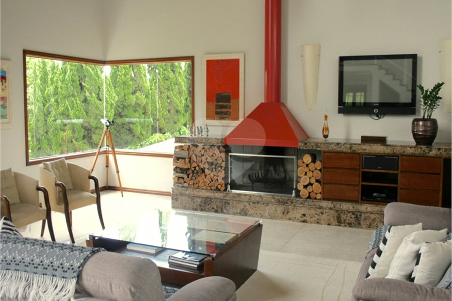 Casa à venda com 5 suítes no condomínio Suíça da Cantareira, Mairiporã - SP