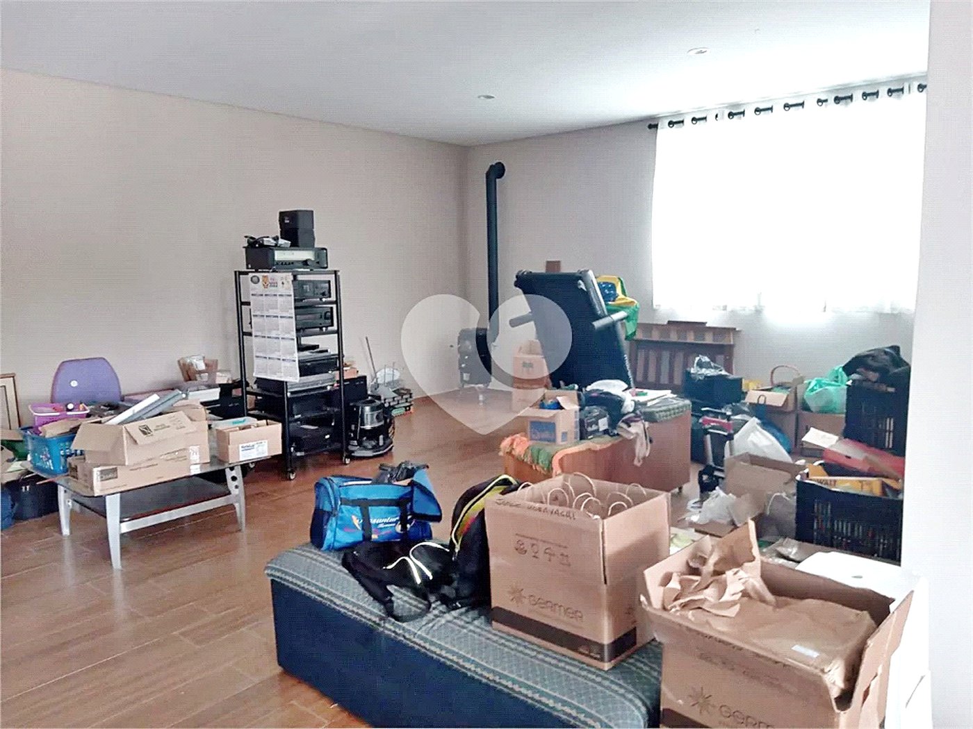 Casa à venda com 4 quartos, sendo 3 suítes, no condomínio Residencial Ecologico da Cantareira, Mairiporã - SP