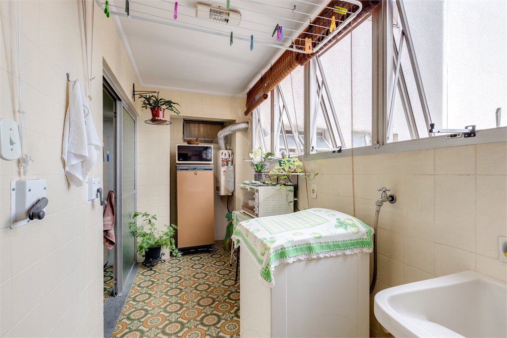 Apartamento à venda com 4 quartos, sendo 1 suíte,  em Chácara Santo Antônio, São Paulo, SP