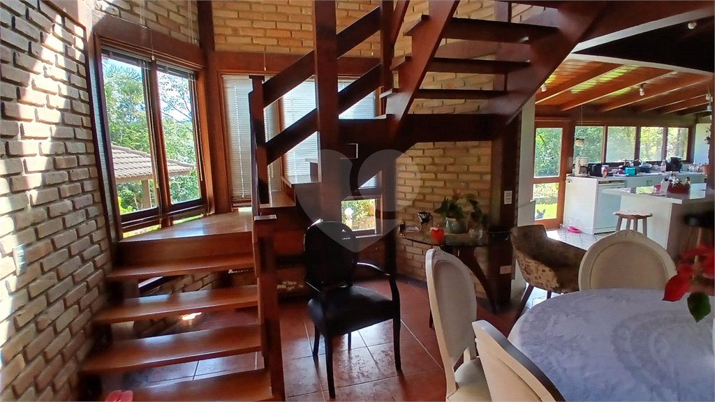 Casa à venda com 4 suítes no condomínio Sausalito, Mairiporã - SP