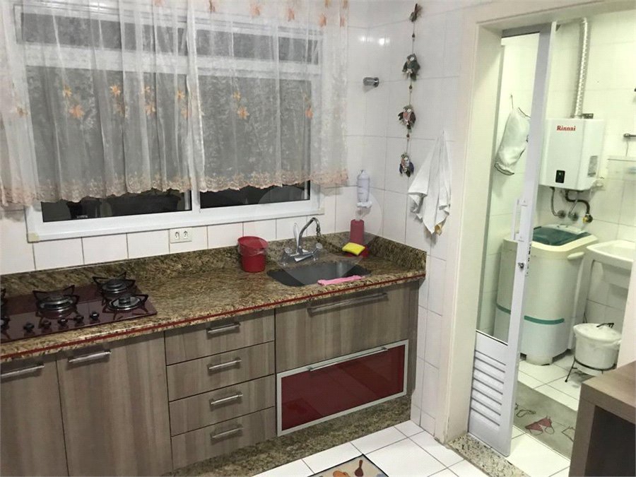 Casa à venda com 4 quartos, sendo 3 suítes,  no condomínio Villa das Flores, Mogi das Cruzes - SP