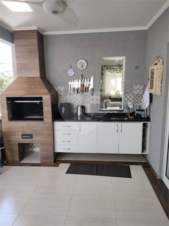 Casa à venda com 3 quartos, sendo 1 suíte,  no condomínio Residencial Jardim das Palmeiras, Vinhedo - SP