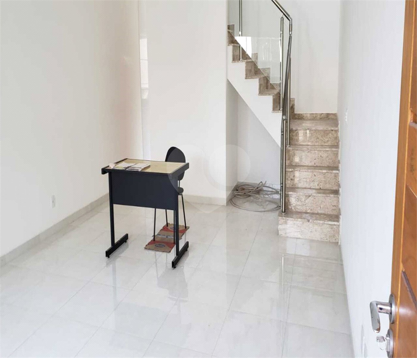 Sobrado à venda com 3 quartos, sendo 1 suíte, em Vila Romero, São Paulo, SP