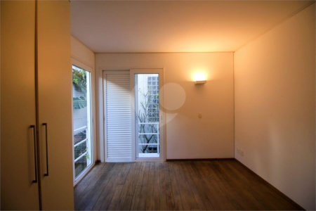 Casa à venda ou para alugar com 5 quartos, sendo 3 suítes, em Vila Madalena, São Paulo, SP