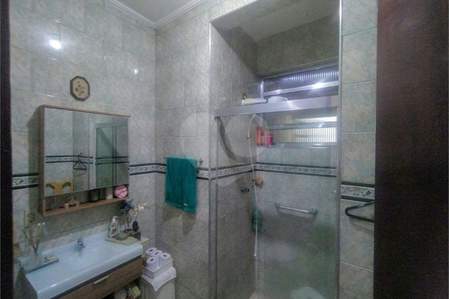 Casa à venda com 10 quartos, sendo 1 suíte, em Santa Teresinha, São Paulo, SP