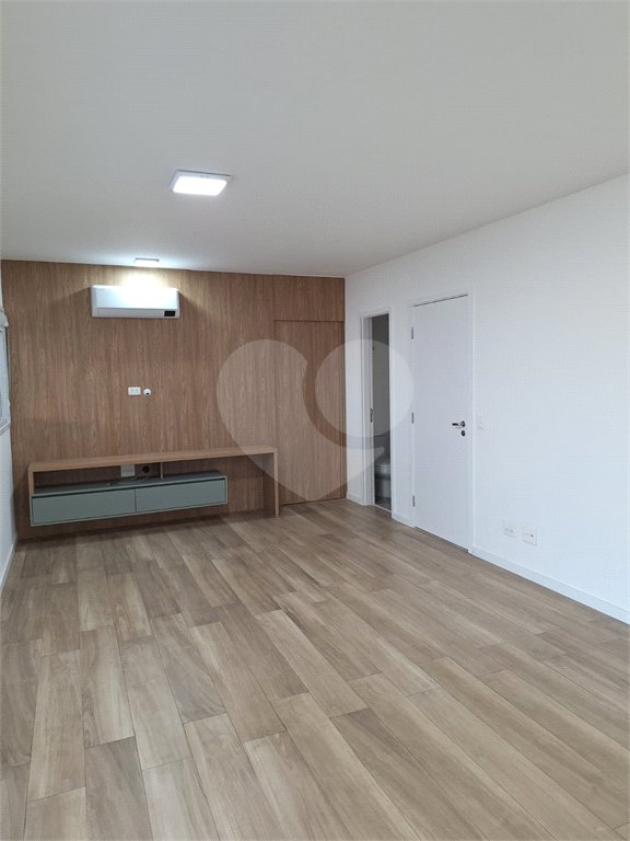 Apartamento à venda com 3 suítes em Vila Anastácio, São Paulo, SP