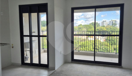 Apartamento à venda com 3 quartos, sendo 1 suíte,  em Vila Anastácio, São Paulo, SP