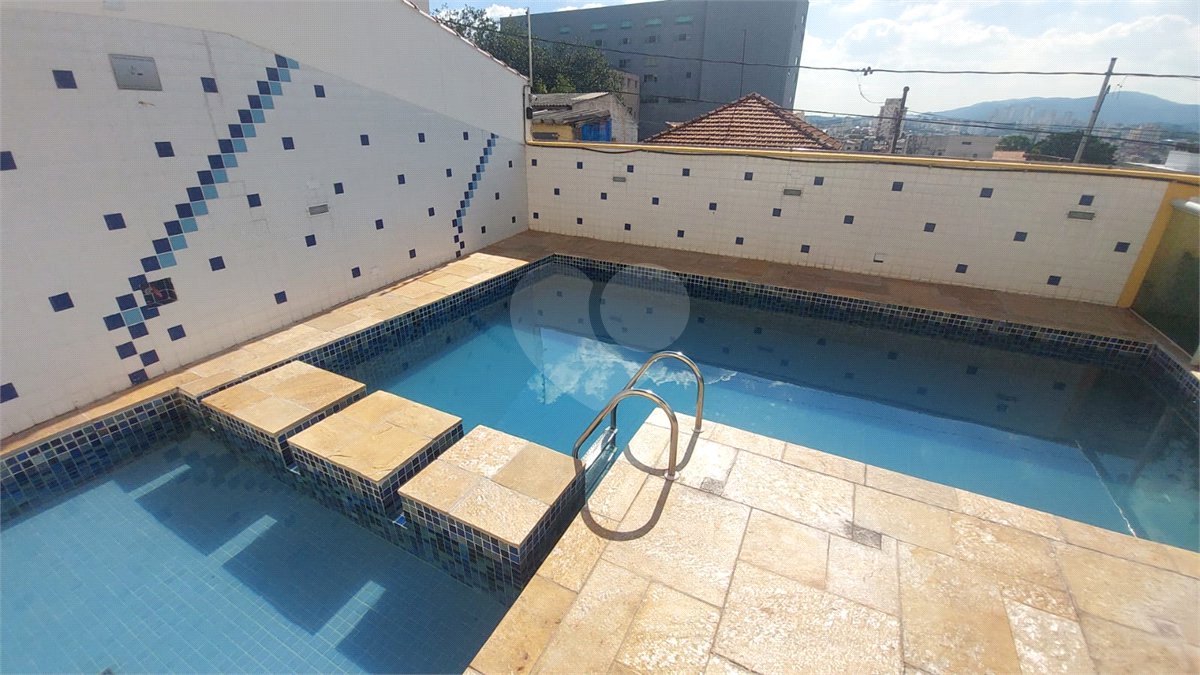 Casa para alugar com 3 quartos, sendo 1 suíte, no condomínio Santanna, São Paulo - SP