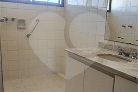 Apartamento à venda com 3 quartos, sendo 1 suíte, em Pinheiros, São Paulo, SP