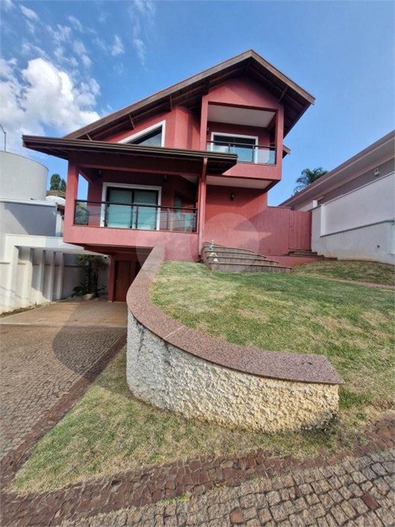 Casa à venda ou para alugar com 3 quartos, sendo 1 suíte, no condomínio Recanto dos Paturis, Vinhedo - SP