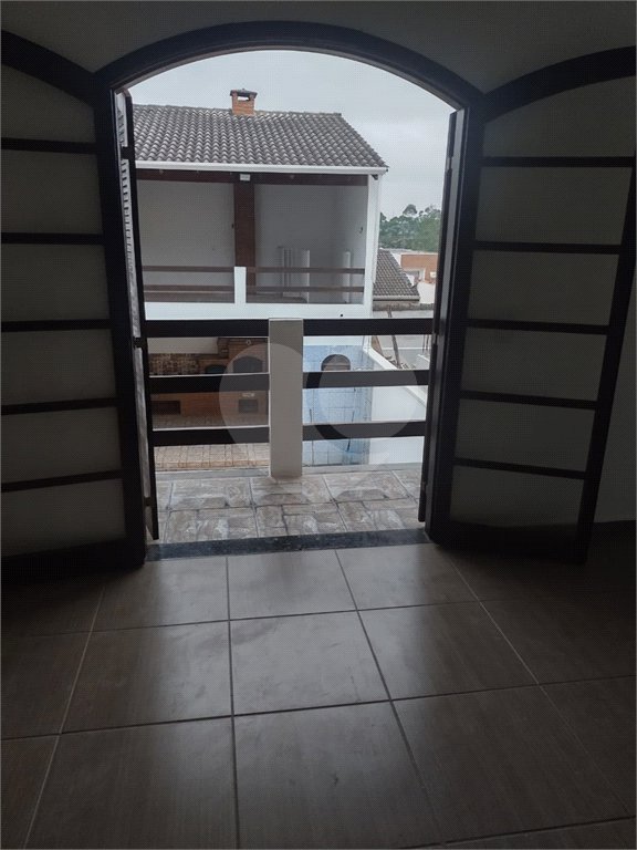 Casa à venda com 2 suítes no condomínio Residencial Rubi, Mogi das Cruzes - SP