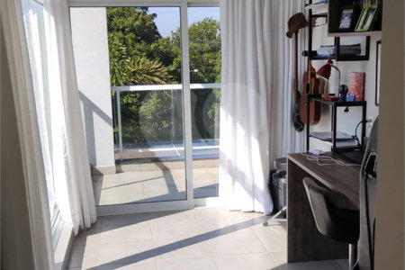 Casa à venda com 4 quartos, sendo 3 suítes, no condomínio Estância Marambaia, Vinhedo - SP