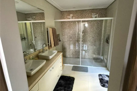 Casa à venda com 3 quartos, sendo 1 suíte, no condomínio Residencial Jardim das Flores 1510, Cotia - SP