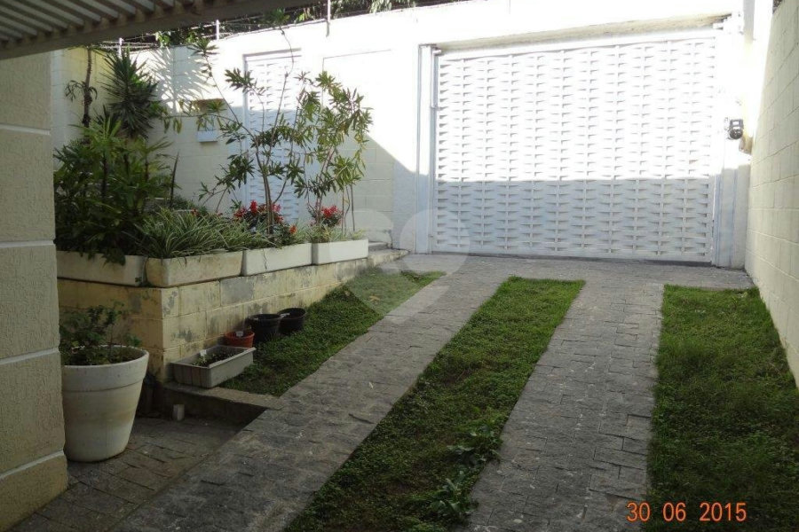 Casa Térrea à venda com 3 quartos, sendo 1 suíte, em Vila Irmãos Arnoni, São Paulo, SP