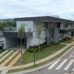 Casa à venda com 5 suítes no condomínio Figueira Garden, Atibaia - SP