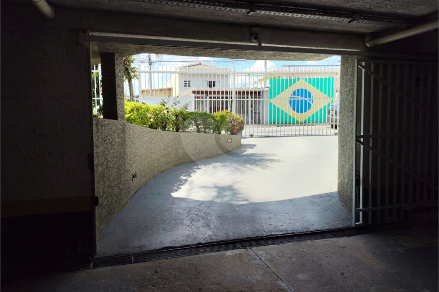 Casa à venda com 3 quartos, sendo 1 suíte,  no condomínio Res Saint Honoré, São Paulo - SP
