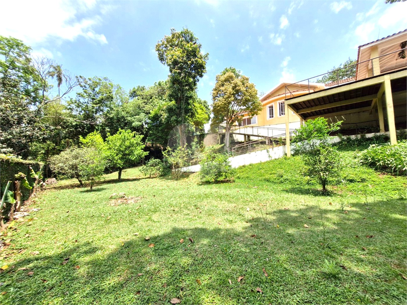 Casa à venda com 4 suítes no condomínio Chácara Flora, São Paulo - SP