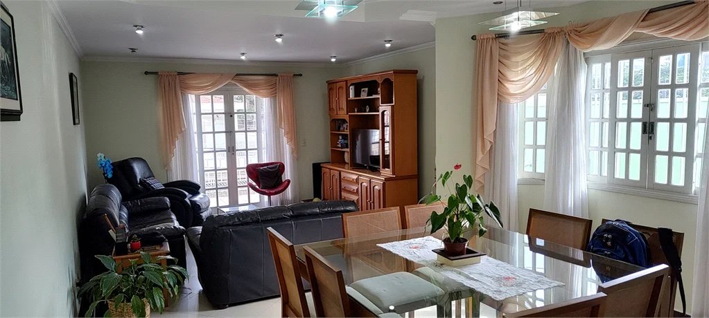 Casa à venda com 3 suítes em Vila Ipojuca, São Paulo, SP