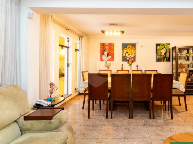 Casa à venda com 4 quartos, sendo 2 suítes,  em Alto da Boa Vista, São Paulo, SP
