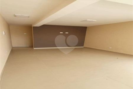 Casa à venda com 3 quartos, sendo 1 suíte, em Vila Santa Rosália, São Roque, SP