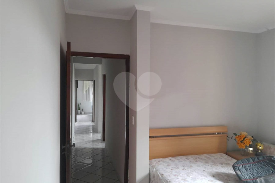 Sobrado à venda com 3 quartos no Brasilândia, São Paulo, SP