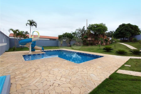 Casa à venda com 3 quartos, sendo 1 suíte, no condomínio Rio das Pedras, Salto - SP