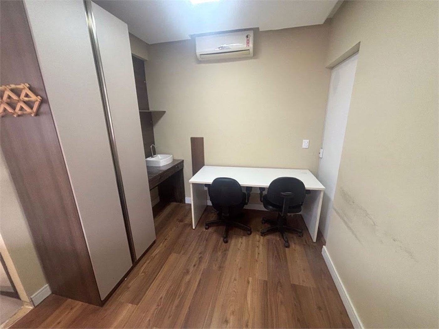 Sala Comercial para venda e locação, Estuário, Santos - SA0057.