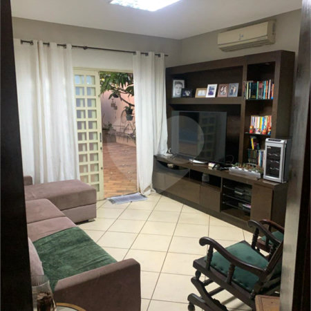 Sobrado à venda com 2 quartos no Centro, Três Lagoas, MS