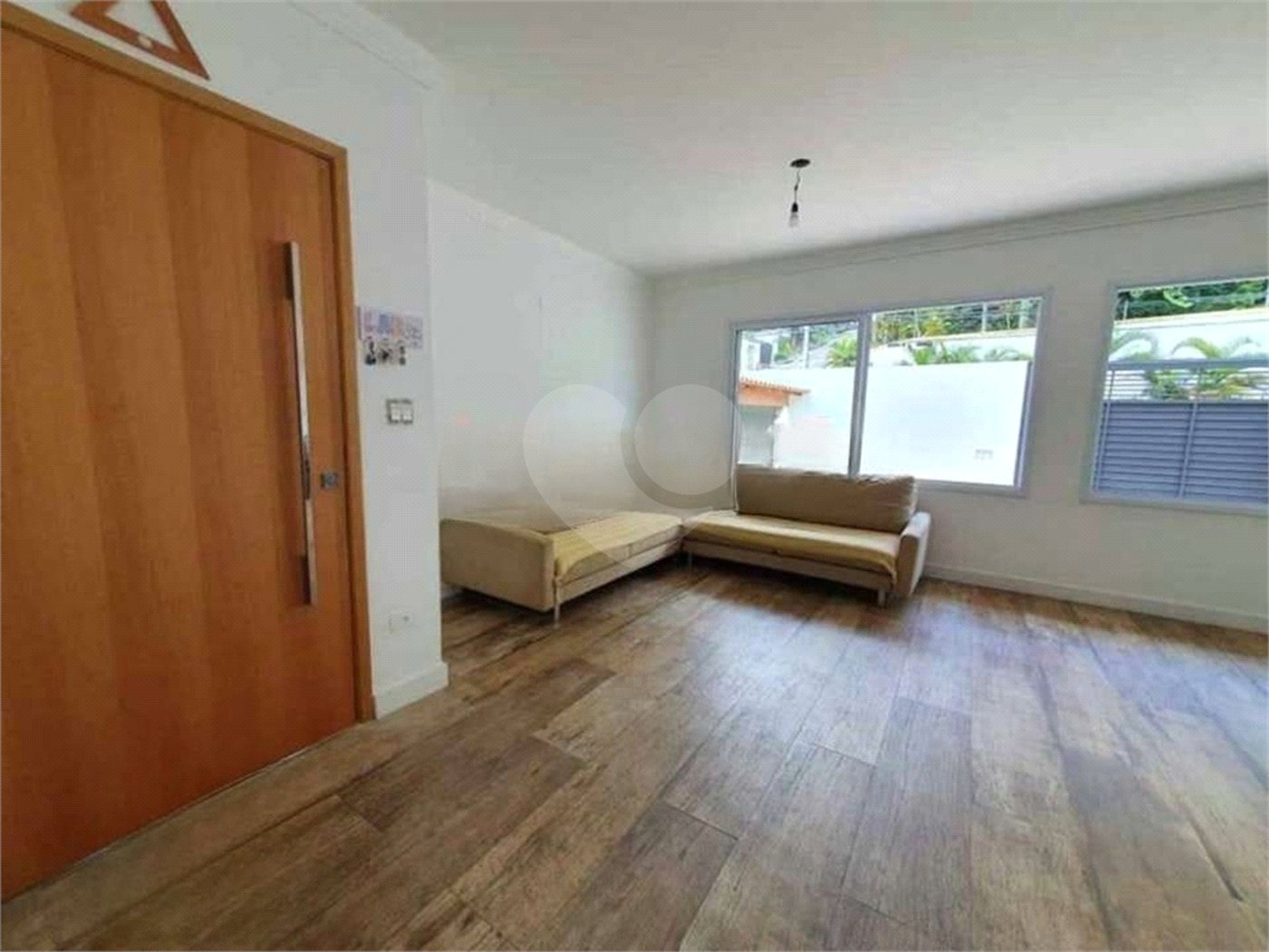 Sobrado à venda com 4 quartos, sendo 3 suítes, em Tremembé, São Paulo, SP
