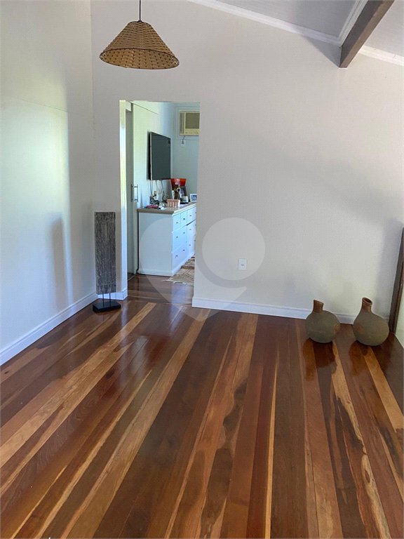 Casa em condomínio à venda com 3 quartos, sendo 2 suítes, em Caravelas, Armação dos Búzios, RJ