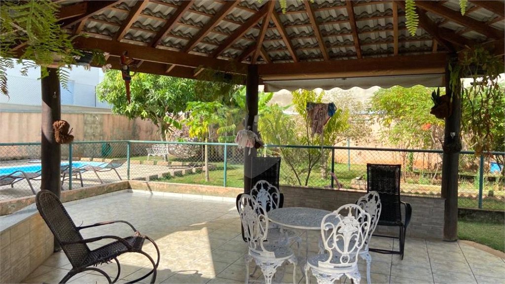 Casa à venda com 4 quartos, sendo 3 suítes, no condomínio Terras de Mont Serrat, Salto - SP