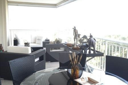 Apartamento à venda com 4 quartos, sendo 3 suítes, em Vila Andrade, São Paulo, SP