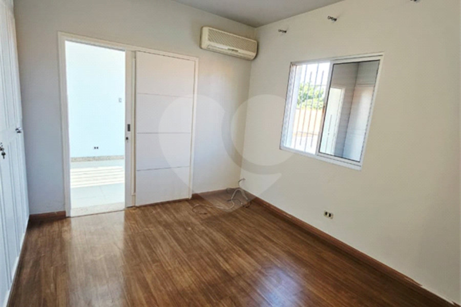 Sobrado à venda com 4 quartos, sendo 1 suíte, em Vila Guilherme, São Paulo, SP