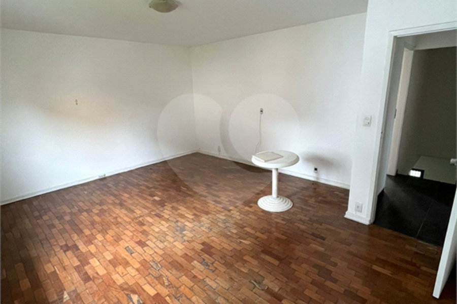 Sobrado à venda com 3 quartos em Vila Nivi, São Paulo, SP