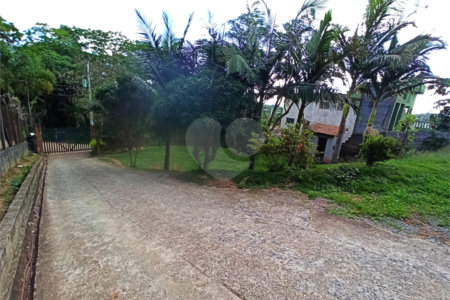 Chácara à venda com 3 quartos, sendo 1 suíte, em Vale das Flores (canguera), São Roque, SP