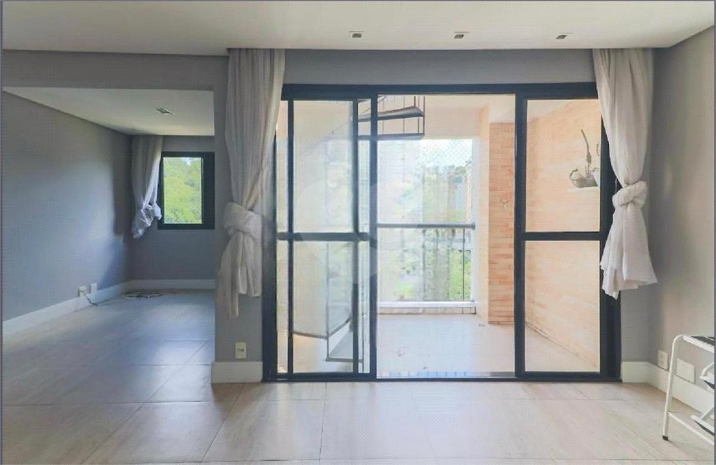 Apartamento à venda com 3 quartos, sendo 1 suíte,  em Cidade São Francisco, São Paulo, SP