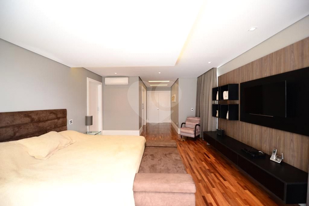 Casa à venda com 5 suítes no condomínio Residencial Tamboré 2, Santana de Parnaíba - SP