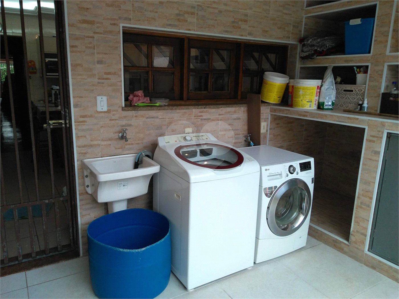 Casa à venda com 3 quartos, sendo 2 suítes,  em Vila Suissa, Mogi das Cruzes, SP